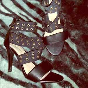 Black and gold sexy heel